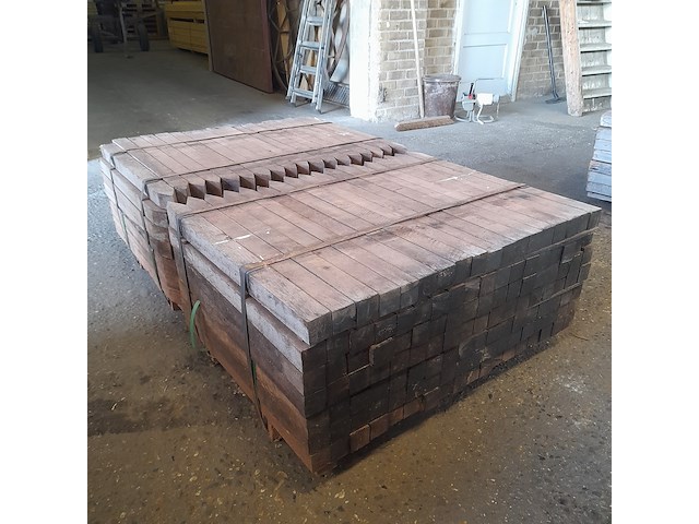 Ca. 252x hardhouten paal, 5 x 5 x 75 cm - afbeelding 4 van  5