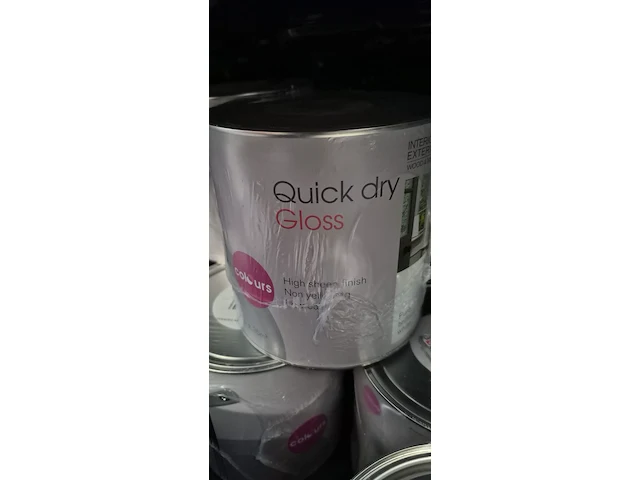 Ca. 25x 2.5 liter blikken verf inclusief palletbox, b & q colors, wit - afbeelding 7 van  10