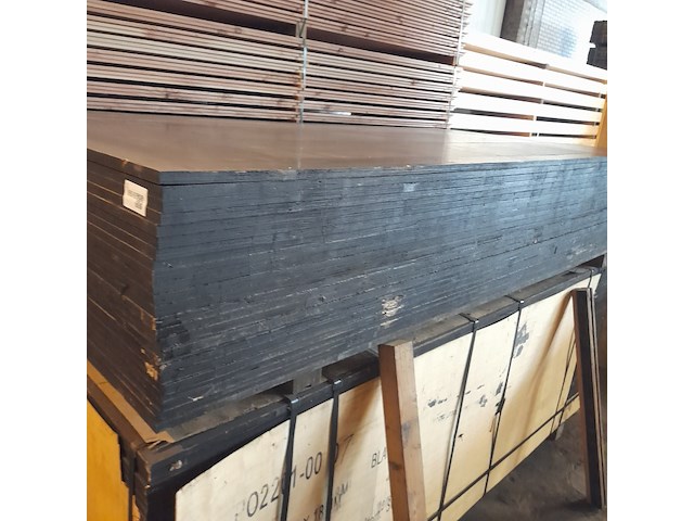 Ca. 25x betonplex / betonmultiplex, 1,8 x 125 x 250 cm - afbeelding 2 van  4
