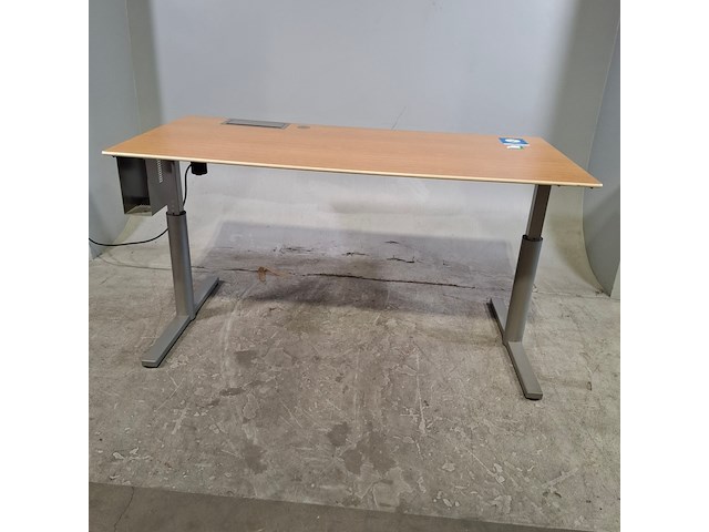 Ca. 25x bureau, o.a. gispen - afbeelding 1 van  16