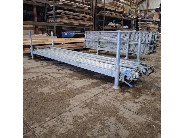 Ca. 25x diagonaal 257cm, inclusief bok - afbeelding 2 van  7