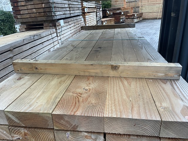 Ca. 25x douglas balken fijnbezaagd, 75x200mm, lengte 300cm - afbeelding 1 van  3