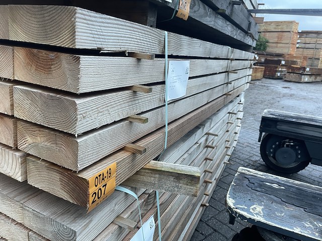 Ca. 25x douglas balken fijnbezaagd, 75x200mm, lengte 300cm - afbeelding 2 van  3