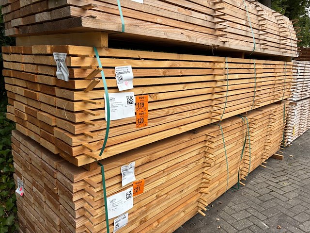 Ca. 25x douglas planken fijnbezaagd, 43x200mm, lengte 400cm - afbeelding 4 van  4