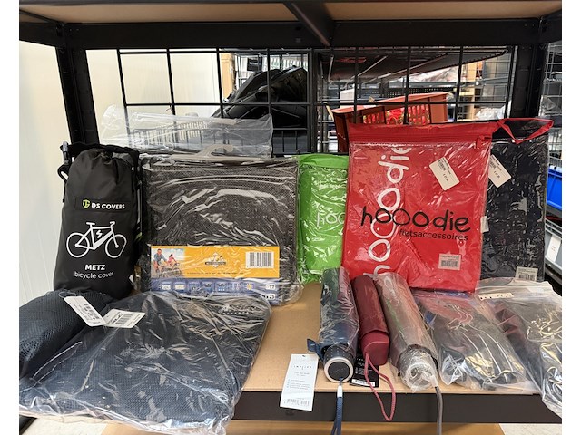 Ca. 25x fietsaccessoires w.o. regenkleding en fietscovers - afbeelding 3 van  10