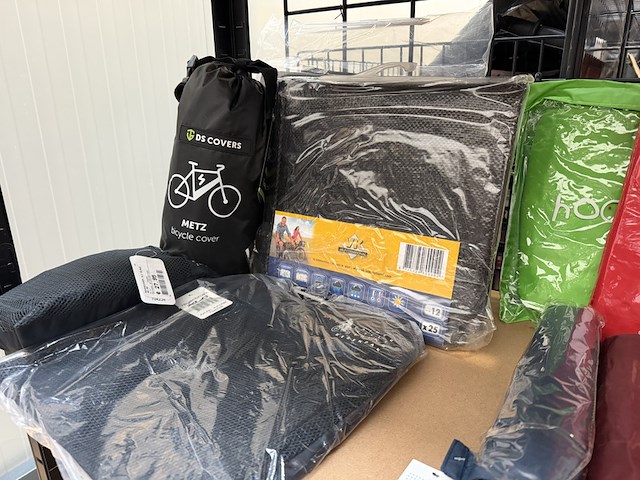 Ca. 25x fietsaccessoires w.o. regenkleding en fietscovers - afbeelding 6 van  10
