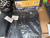 Ca. 25x fietsaccessoires w.o. regenkleding en fietscovers - afbeelding 7 van  10