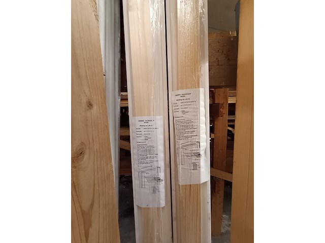Ca. 25x grenen en hardhouten binnendeurkozijnen - afbeelding 1 van  11