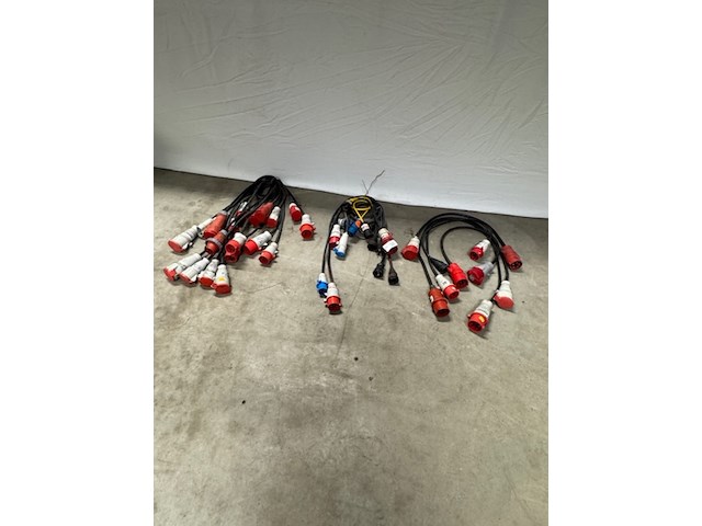 Ca. 25x krachtstroom stekkers en verlopen - afbeelding 1 van  5