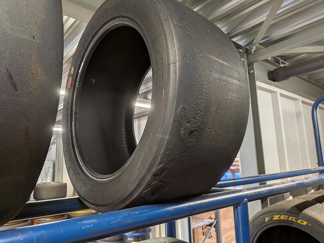 Ca. 25x raceband slicks pirelli - afbeelding 8 van  35