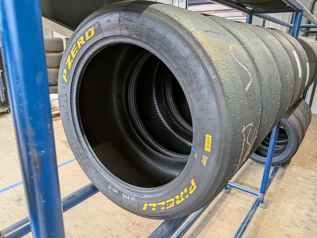 Ca. 25x raceband slicks pirelli - afbeelding 11 van  35