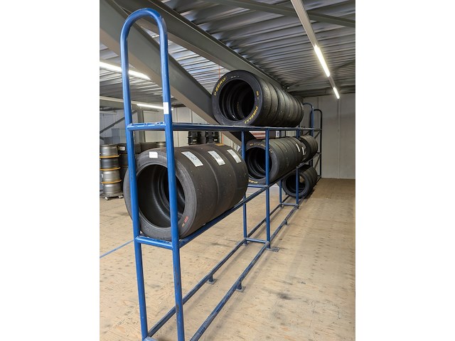 Ca. 25x raceband slicks pirelli - afbeelding 1 van  35