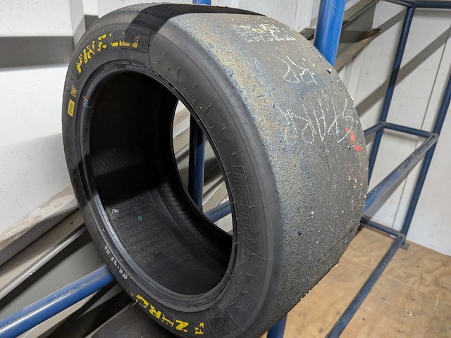 Ca. 25x raceband slicks pirelli - afbeelding 24 van  35