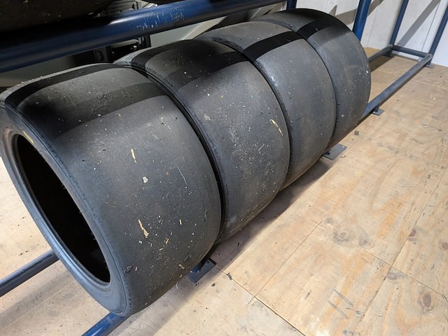 Ca. 25x raceband slicks pirelli - afbeelding 25 van  35
