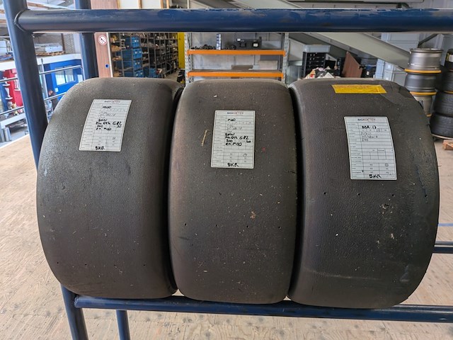 Ca. 25x raceband slicks pirelli - afbeelding 23 van  35