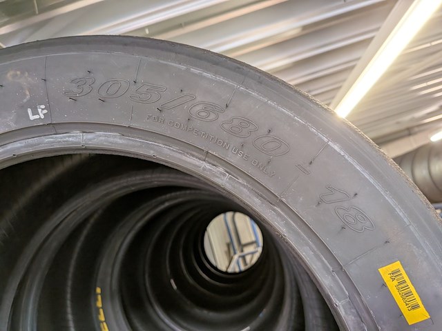 Ca. 25x raceband slicks pirelli - afbeelding 35 van  35