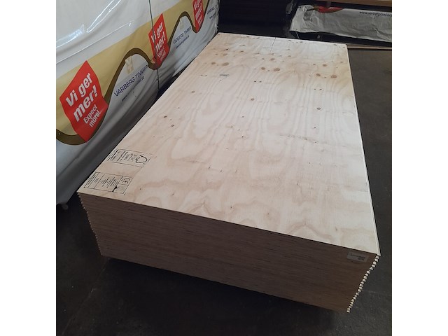 Ca. 25x underlayment constructieplaat, 1,8 x 122 x 244 cm - afbeelding 1 van  5