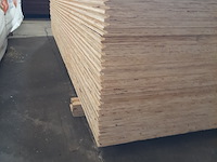 Ca. 25x underlayment constructieplaat, 1,8 x 122 x 244 cm - afbeelding 3 van  5