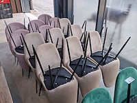 Ca. 25x velvet horecastoelen – roze & beige/grijs