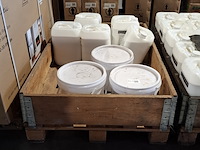 Ca. 25x water- based disperson primer á 10kg met 3x emmer lijm, mn, zsm-100 - afbeelding 3 van  6