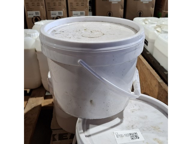 Ca. 25x water- based disperson primer á 10kg met 3x emmer lijm, mn, zsm-100 - afbeelding 6 van  6