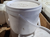 Ca. 25x water- based disperson primer á 10kg met 3x emmer lijm, mn, zsm-100 - afbeelding 6 van  6