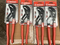 Ca. 25x water pomp tang, crescent