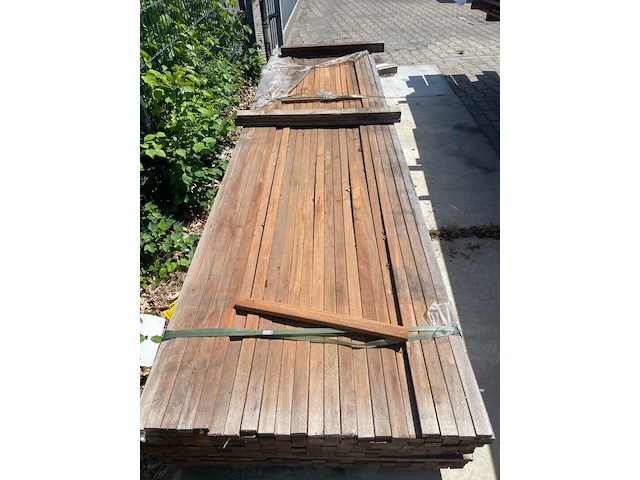 Ca. 265x wane latten geschaafd, 21x40mm, lengte 97/335cm, 87/365cm, 81/400cm - afbeelding 1 van  3