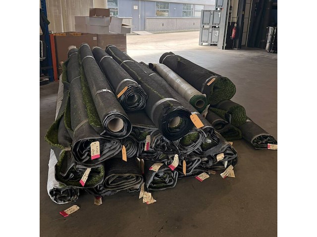 Ca. 268,80m2 kunstgras, 24 mm hoog, groen - afbeelding 3 van  3