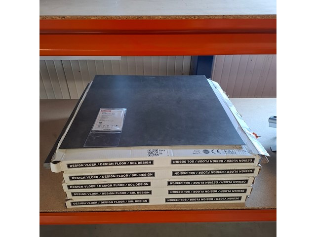 Ca. 26m2 pvc tegels, carpetright, fortuna db, antraciet - afbeelding 1 van  3