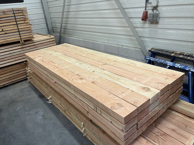 Ca. 26x douglas 75x175x3000mm bezaagd - afbeelding 1 van  3