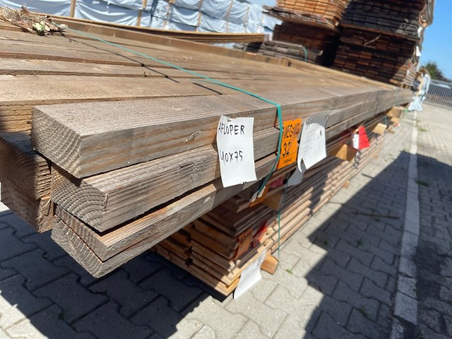 Ca. 26x douglas regels fijnbezaagd, 45x75mm, lengte 500cm - afbeelding 2 van  3