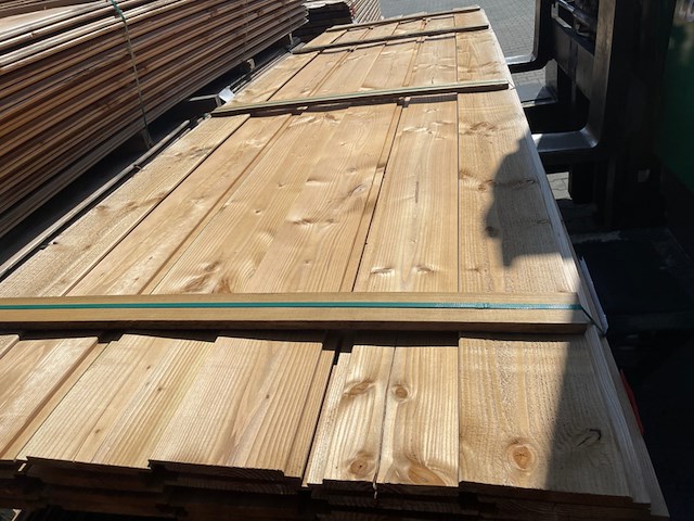 Ca. 26x douglas wisselsponning, 18x190mm, lengte 400cm - afbeelding 1 van  3