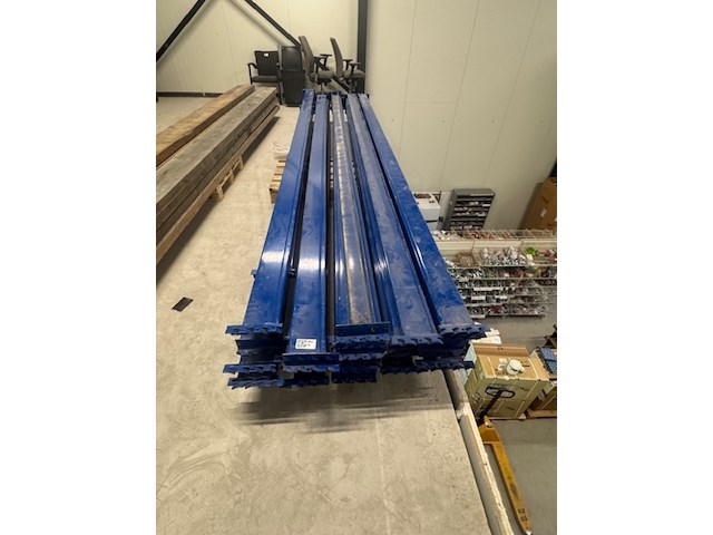 Ca. 26x palletstelling ligger blauw - afbeelding 3 van  5