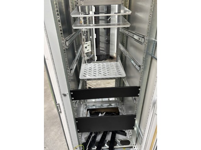Ca. 26x serverkast - afbeelding 8 van  40