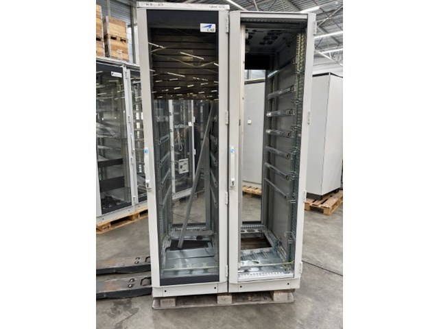 Ca. 26x serverkast - afbeelding 10 van  40