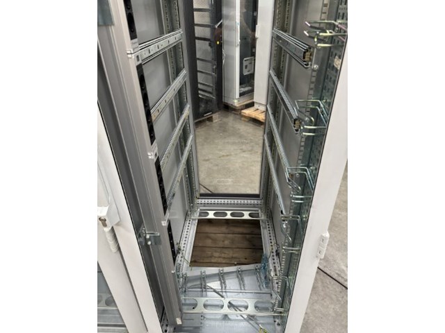 Ca. 26x serverkast - afbeelding 13 van  40