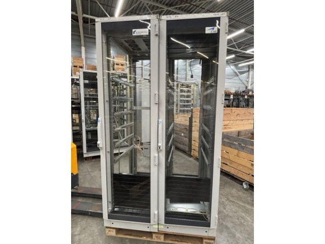 Ca. 26x serverkast - afbeelding 32 van  40