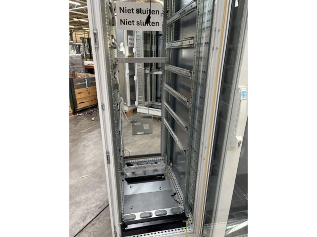 Ca. 26x serverkast - afbeelding 40 van  40