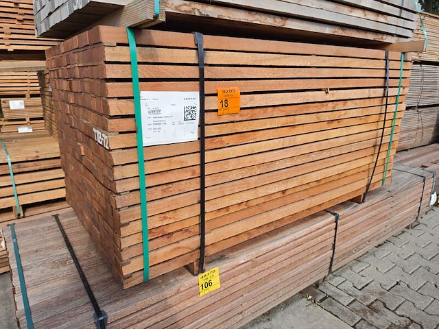 Ca. 272x angelim pedra regels fijnbezaagd, 40x60mm, lengte 190cm - afbeelding 4 van  4