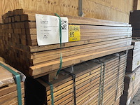 Ca. 273x guyana teak latten geschaafd, 27x40mm, lengte 155cm - afbeelding 2 van  3