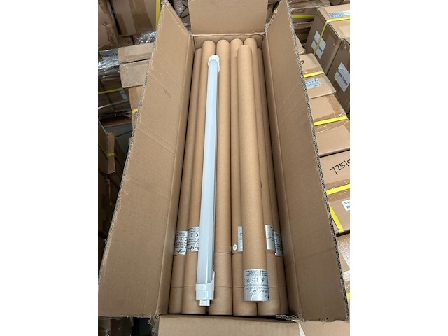 Ca. 275x led tube 8w 4000k 587 mm, qbright, qb-lt-8w-4k-125-587 - afbeelding 1 van  4