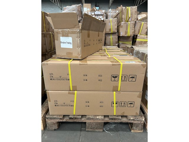 Ca. 275x led tube 8w 4000k 587 mm, qbright, qb-lt-8w-4k-125-587 - afbeelding 4 van  4