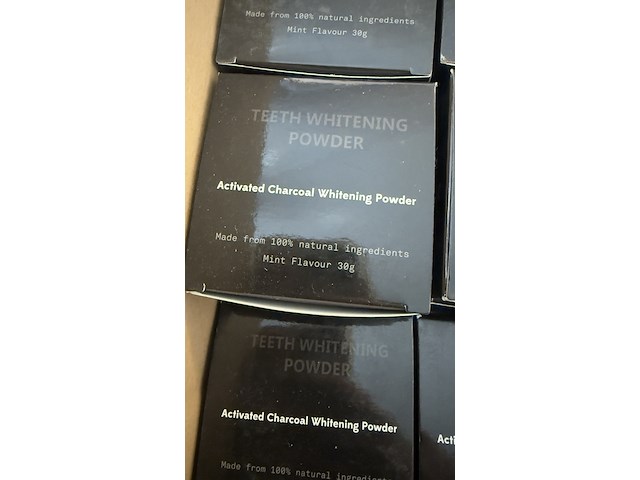 Ca. 275x teeth whitening powder – activated charcoal, mint 30g - afbeelding 1 van  4