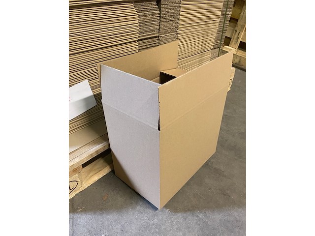 Ca. 275x verzenddozen 35x21x32cm, bruin - afbeelding 1 van  4