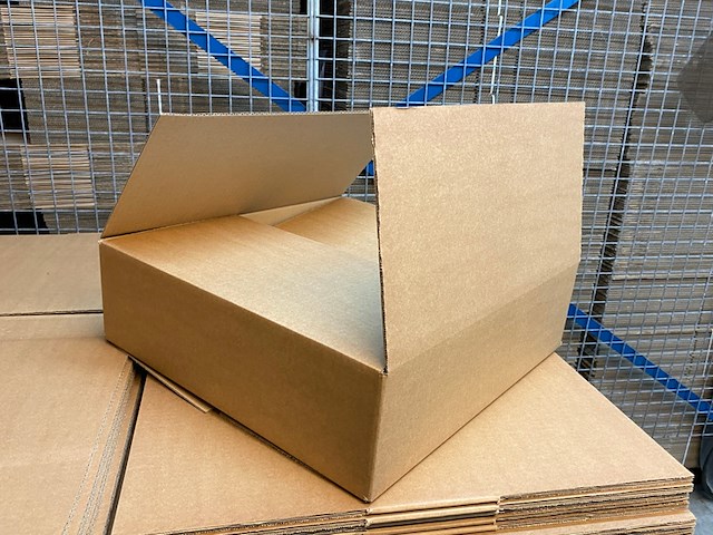 Ca. 275x verzenddozen 47x44x13cm, bruin - afbeelding 2 van  3