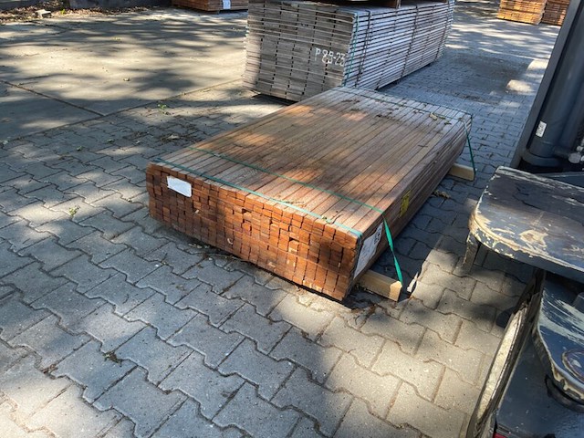 Ca. 276x angelim pedra latten geschaafd, 21x40mm, lengte 185cm - afbeelding 2 van  3
