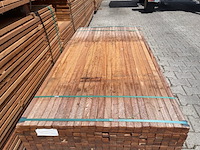 Ca. 276x angelim pedra latten geschaafd, 21x40mm, lengte 185cm - afbeelding 1 van  3