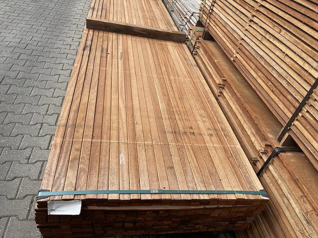 Ca. 276x angelim pedra latten geschaafd , 21x40mm, lengte 365cm - afbeelding 1 van  3