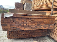 Ca. 276x angelim pedra latten geschaafd , 21x40mm, lengte 365cm - afbeelding 2 van  3